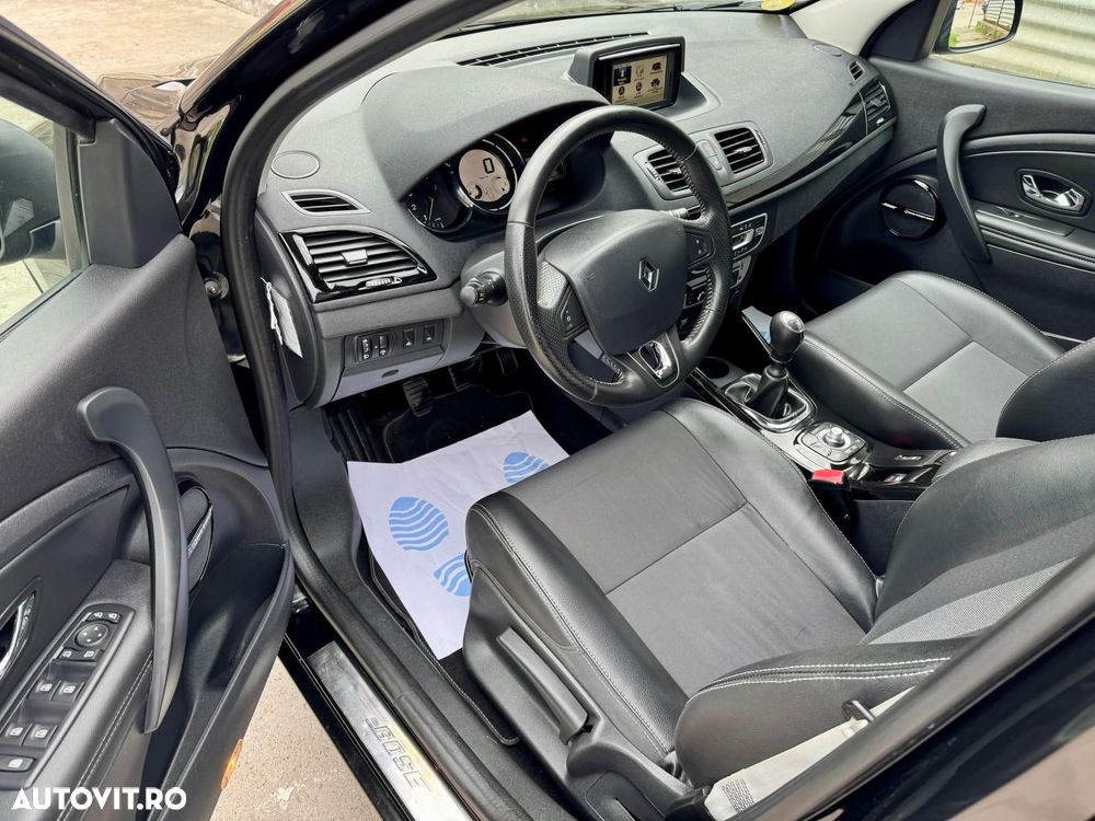 Renault Megane ENERGY dCi 110 Start & Stop Bose Edition - 4