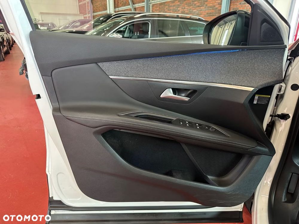 Peugeot 3008 1.6 PureTech GPF GT Line S&S EAT8 - 26