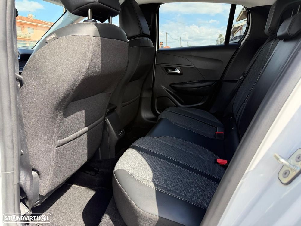 Peugeot 208 1.2 PureTech Allure - 11