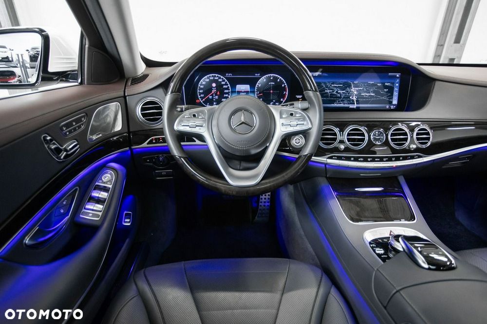 Mercedes-Benz Klasa S 560 4-Matic L 9G-TRONIC - 27