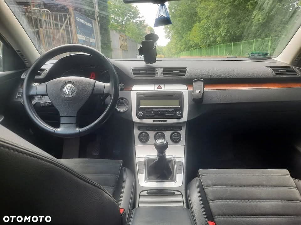 Volkswagen Passat 2.0 TDI DPF Comfortline - 11