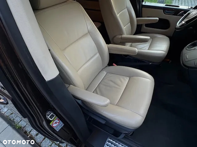 Volkswagen Multivan - 26