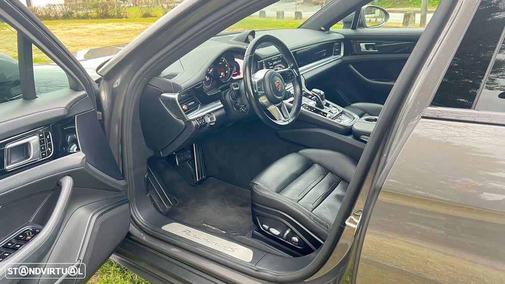 Porsche Panamera 4 S - 11