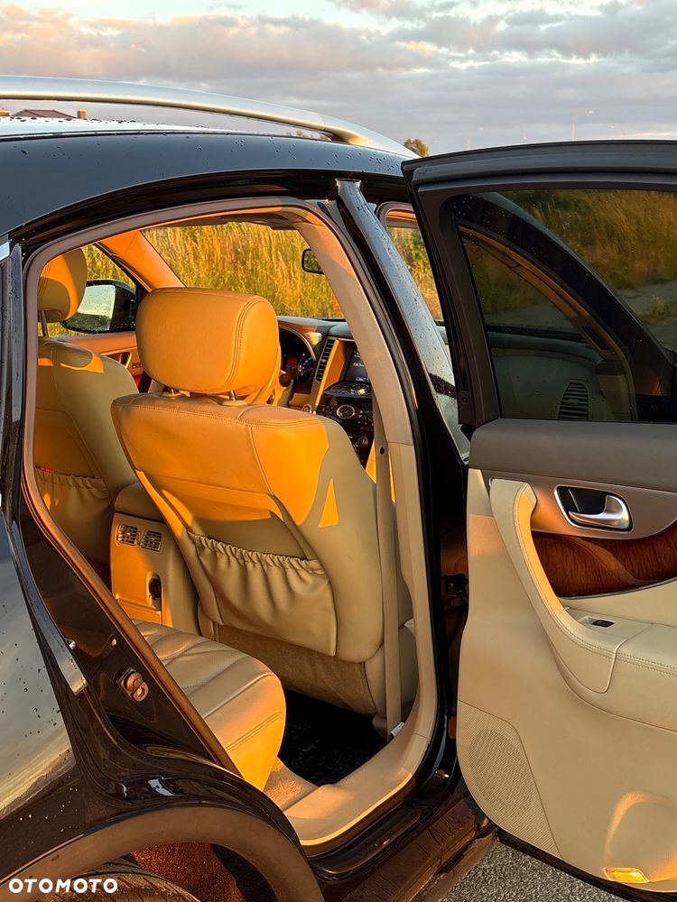 Infiniti FX FX30d S - 18