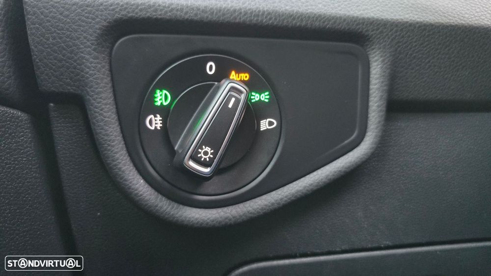 VW Touran 1.6 TDI Confortline - 12