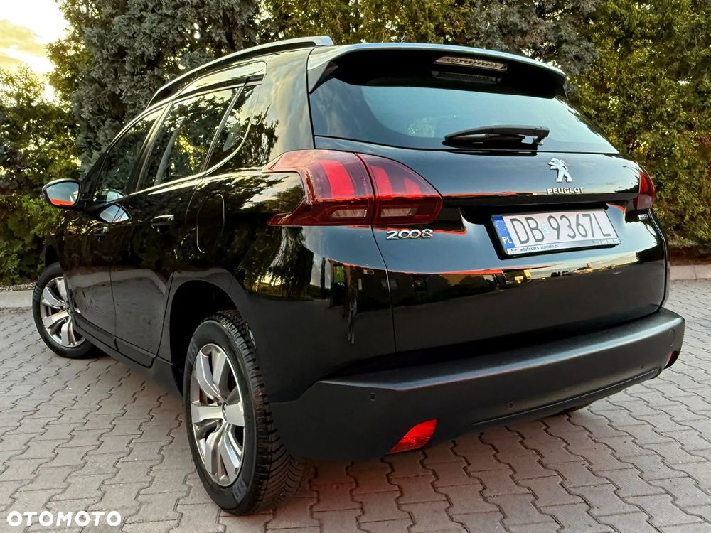 Peugeot 2008 1.2 Pure Tech Allure S&S - 18