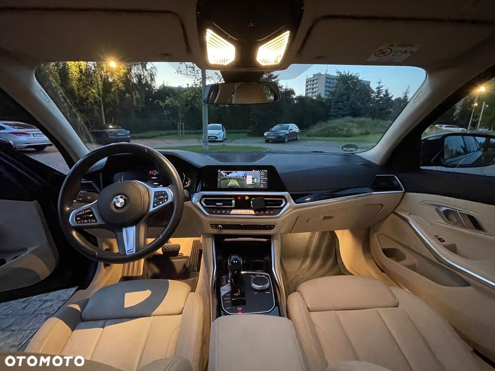 BMW Seria 3 320i xDrive Advantage - 9