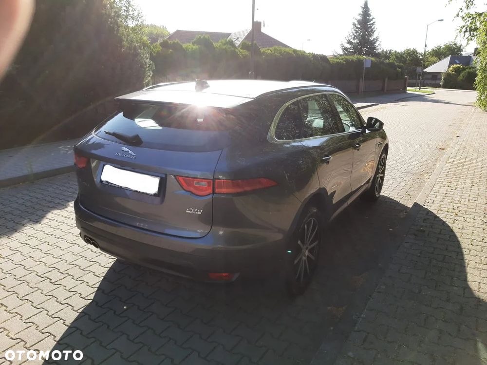 Jaguar F-Pace - 5
