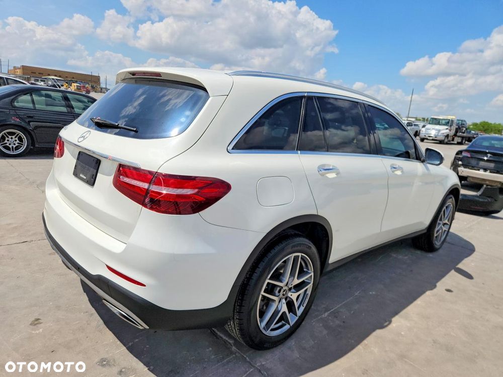 Mercedes-Benz GLC 300 4Matic 9G-TRONIC - 4