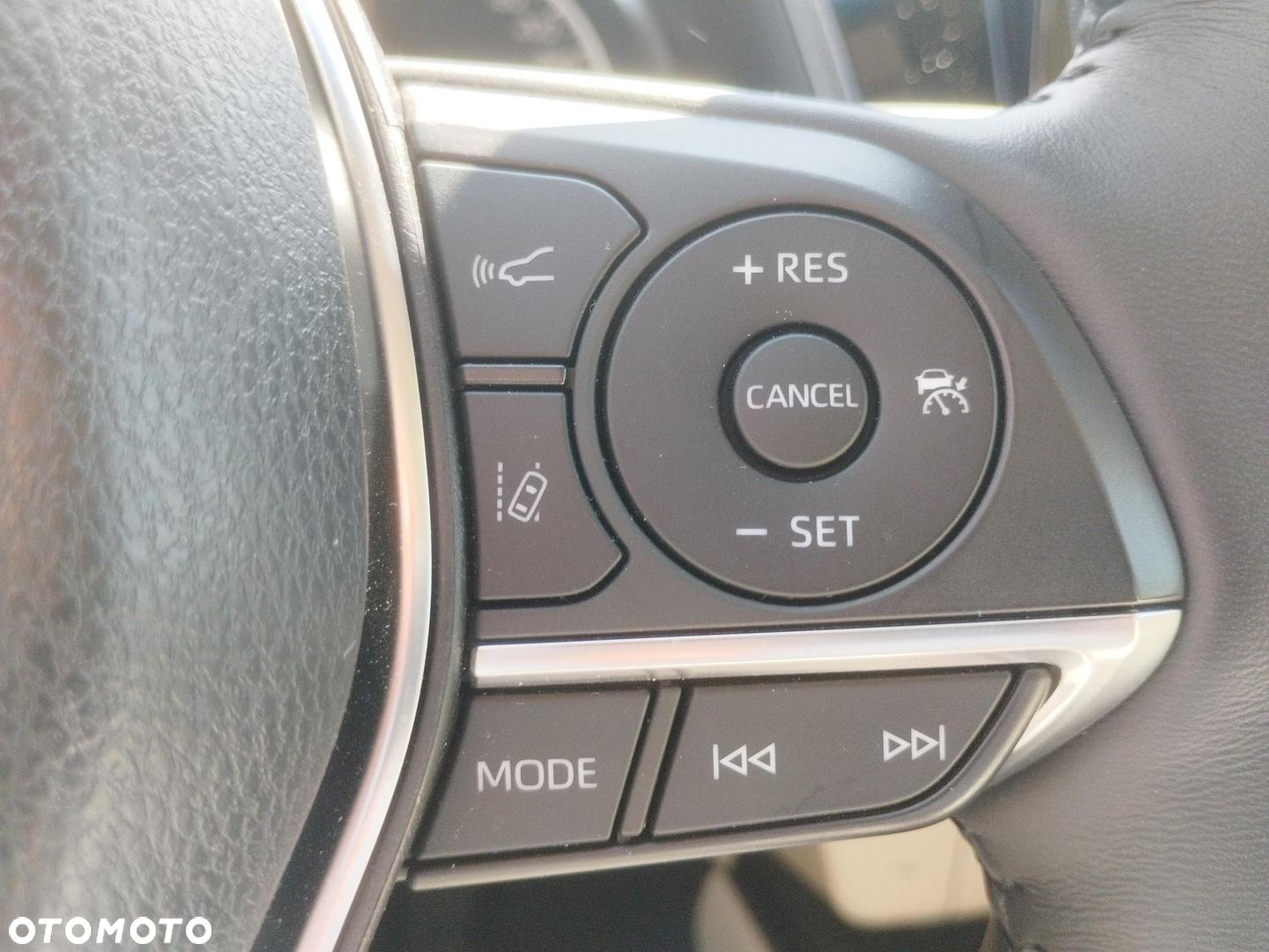 Toyota Camry - 16