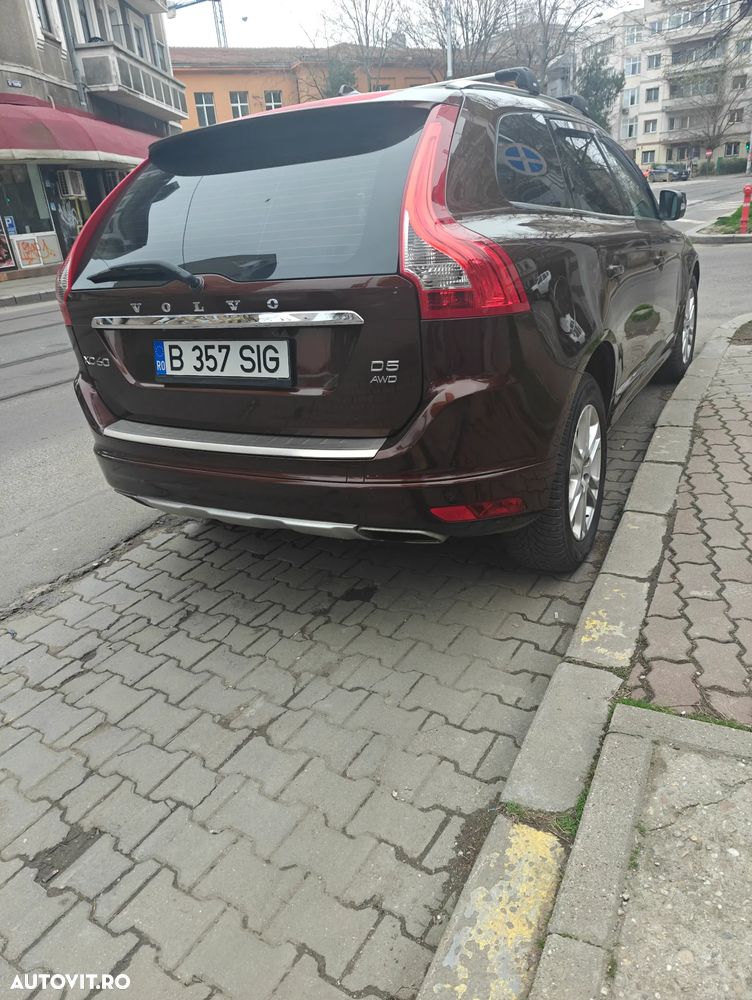 Volvo XC 60 D5 AWD Momentum - 2