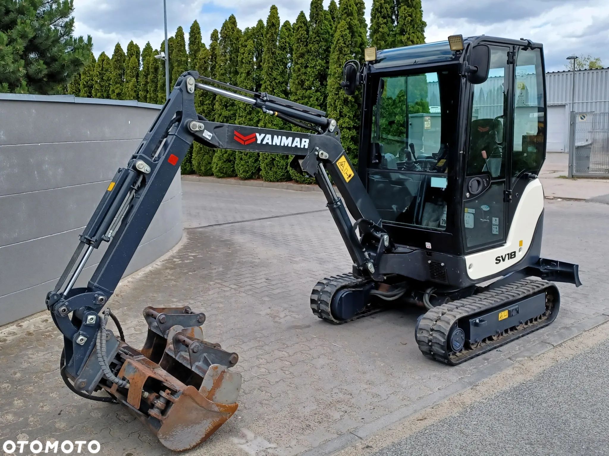 Yanmar SV18 - 1