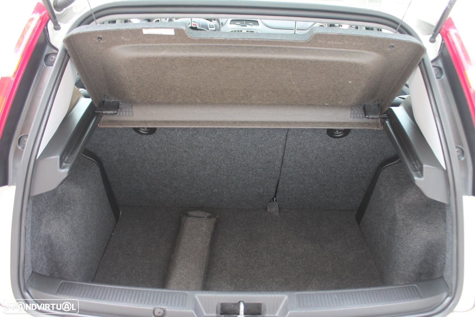 Fiat Punto 1.3 M-Jet Lounge S&S - 7