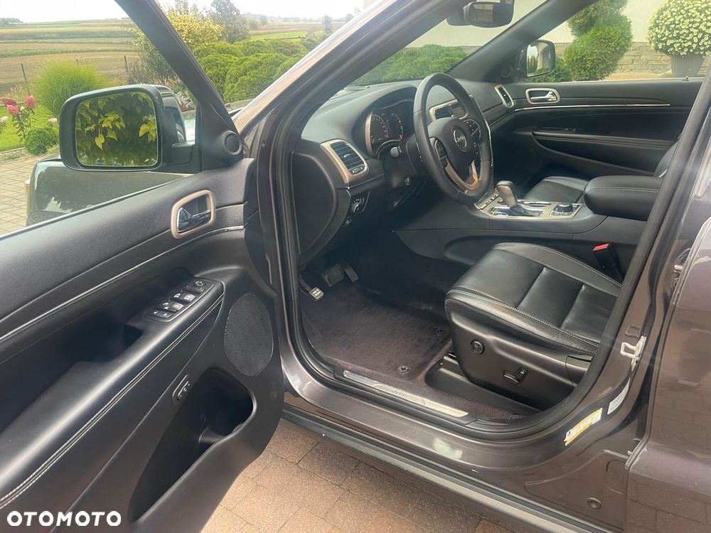 Jeep Grand Cherokee - 14