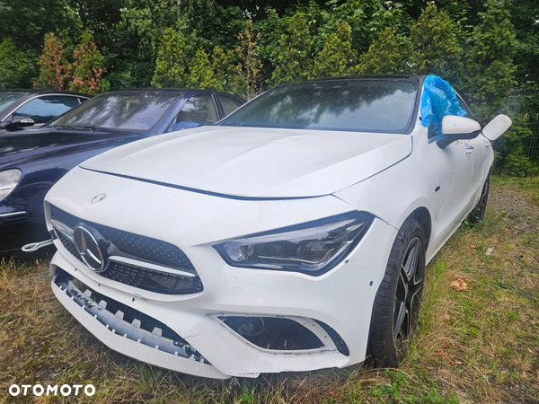 Mercedes-Benz CLA 250 e Shooting Brake 8G-DCT
