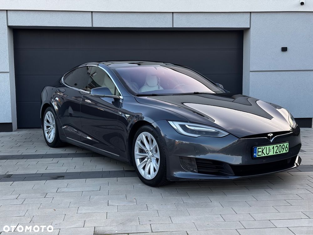 Tesla Model S Long Range Plus - 2