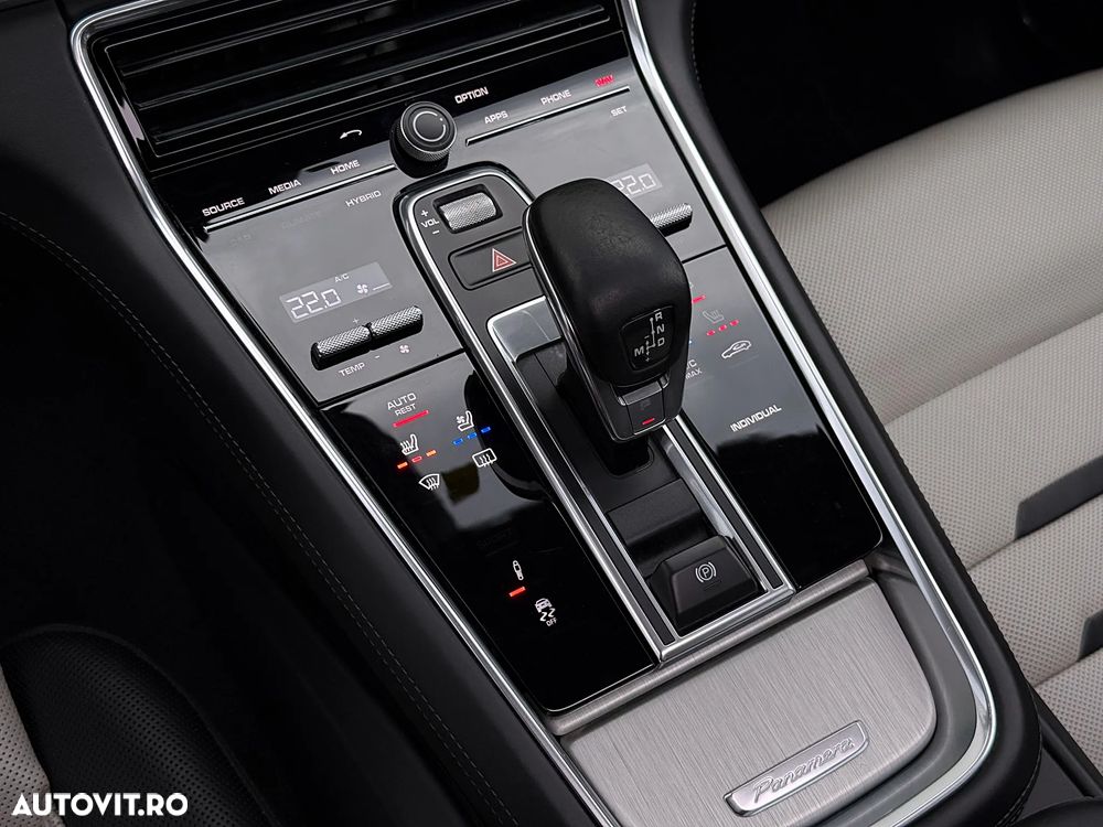 Porsche Panamera 4 E-Hybrid Executive - 27