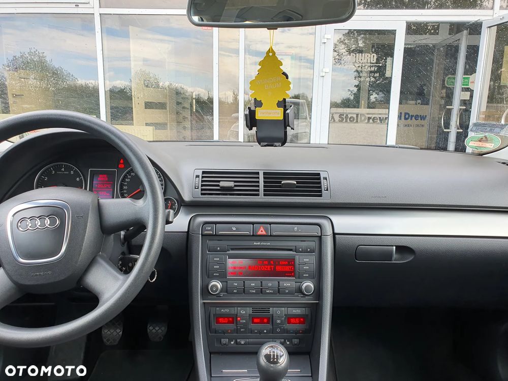 Audi A4 Limousine - 20