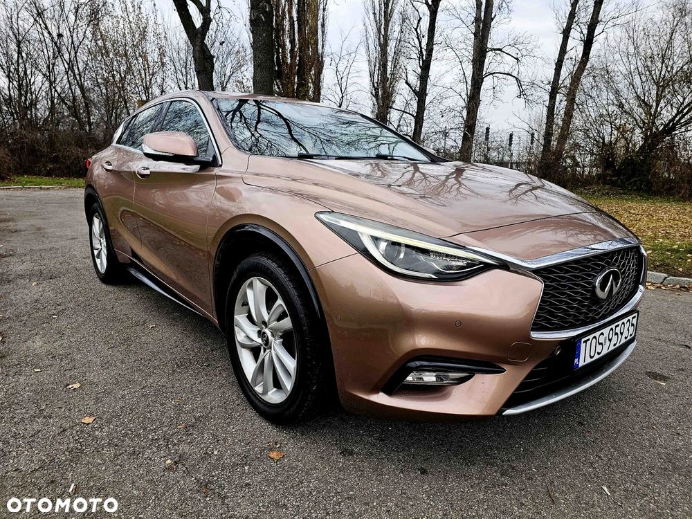 Infiniti Q30 1.6t Premium - 13