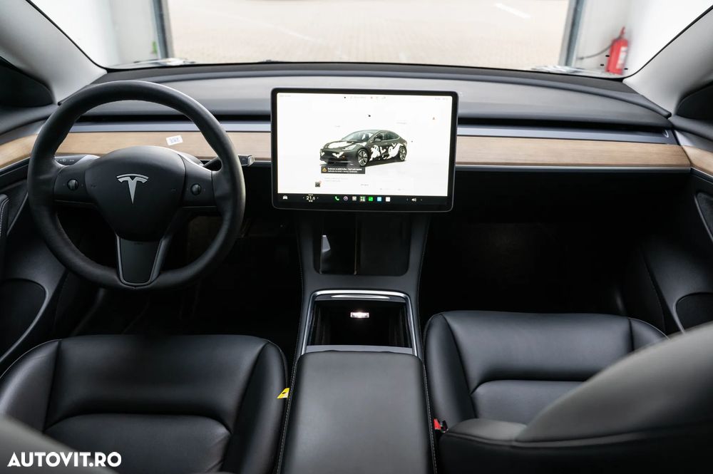 Tesla Model 3 Long Range AWD Premium - 11