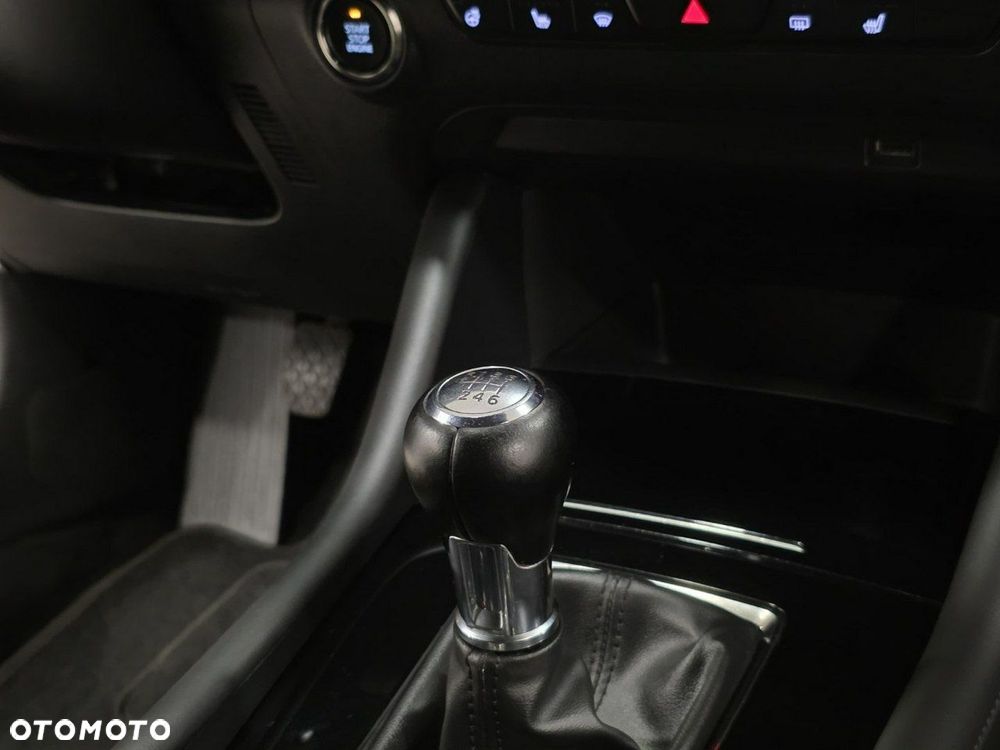 Mazda 3 e-SKYACTIV-G 2.0 M HYBRID SELECTION - 27