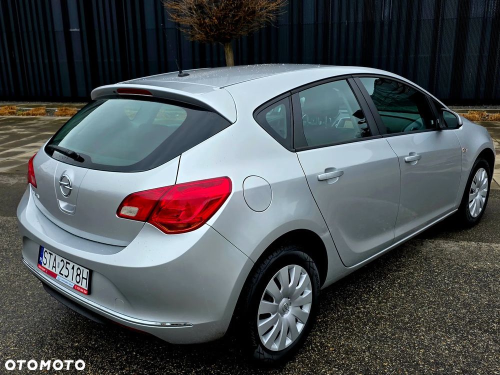 Opel Astra 1.6 Enjoy - 13