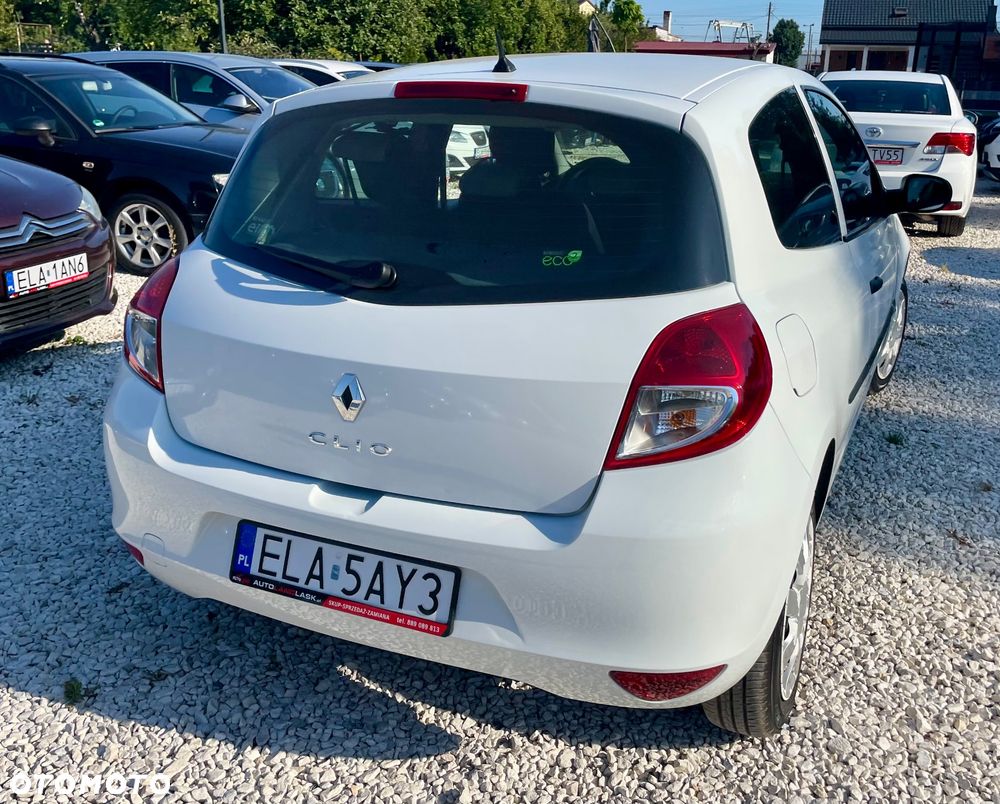 Renault Clio 1.2 16V Authentique - 16