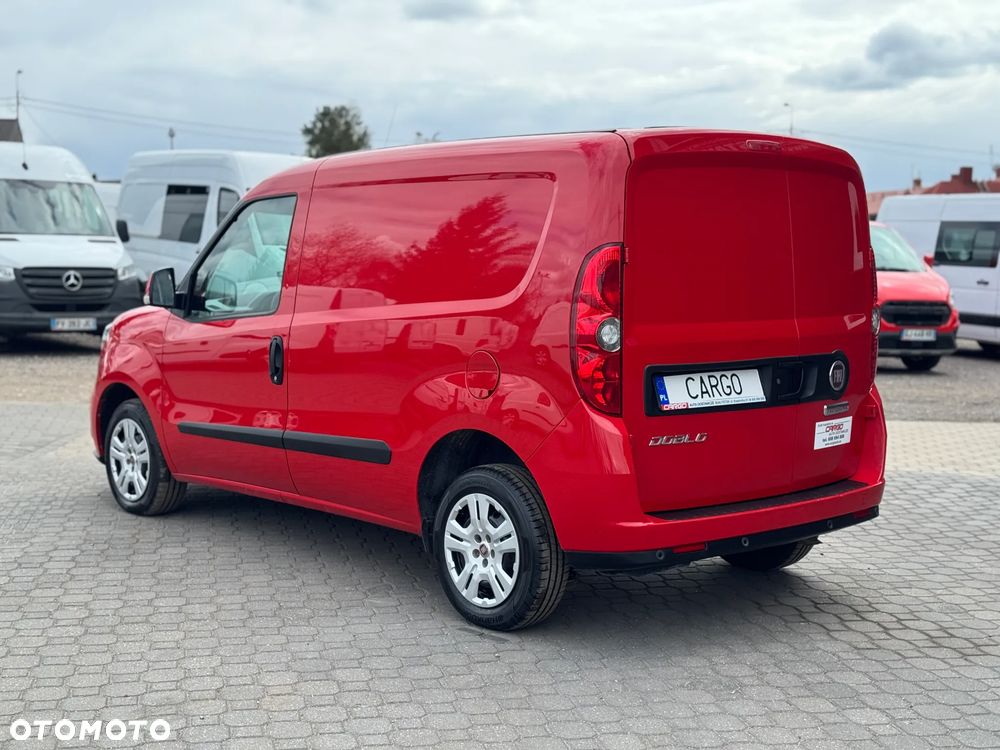 Fiat DOBLO  1,6 *  L1H1 #3 Osoby#  AUTO Z PEŁNĄ HISTORIĄ SERWISOWĄ * W 100% Nie Malowany Oryginalny Lakier * Tempomat * Faktura 23% # VAT-1 Auto Kupione w ASO Fiata * Gwarancja  * Bardzo oszczędny i dynamiczny silnik * Klimatyzacja* Tempomat * MP3 * Bluetooth * Czujniki Parkowania * - 5