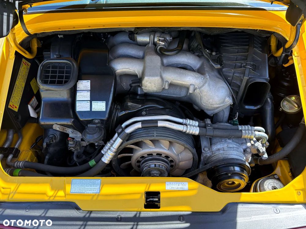 Porsche 911 Carrera - 16