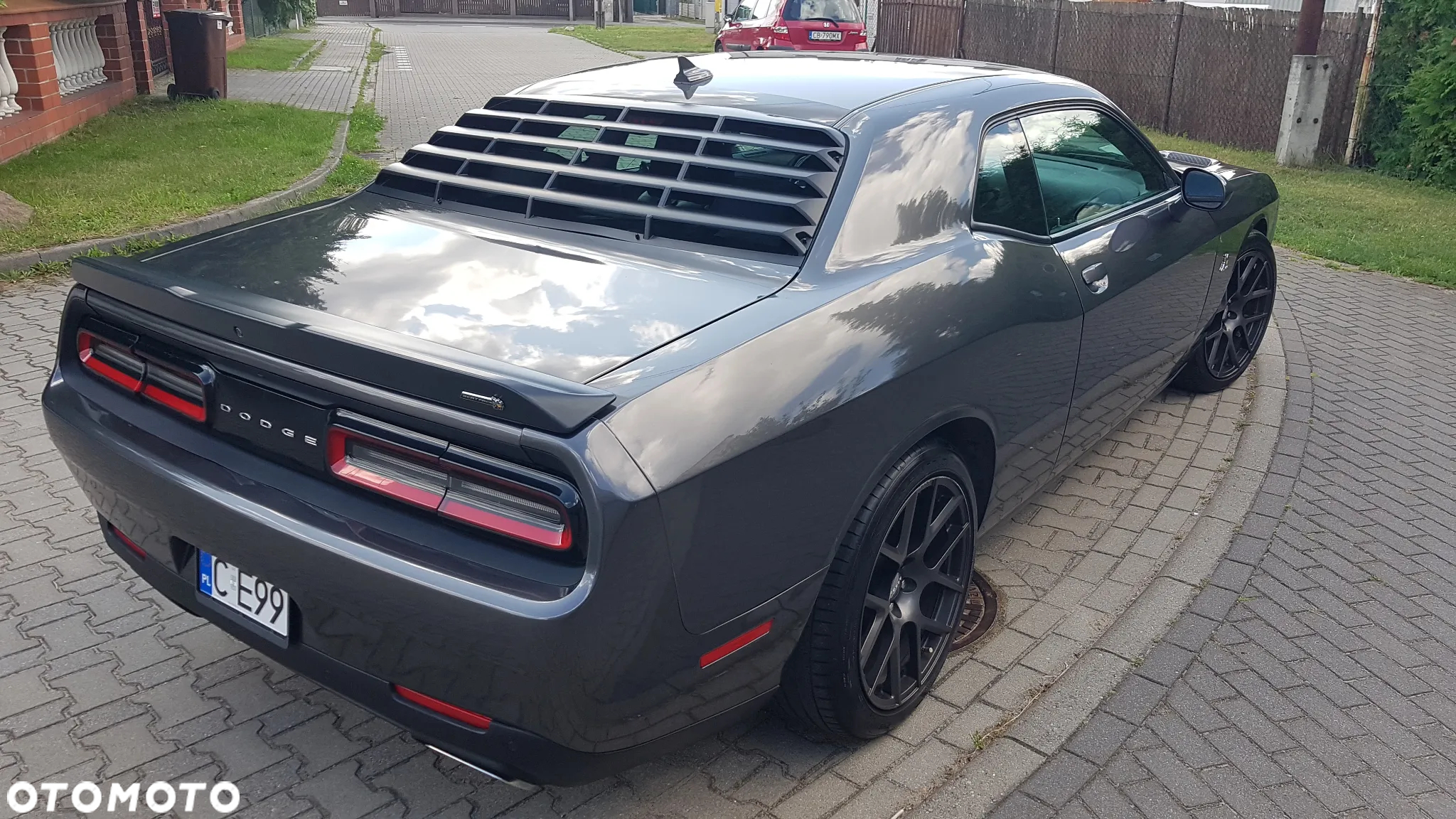 Dodge Challenger - 13