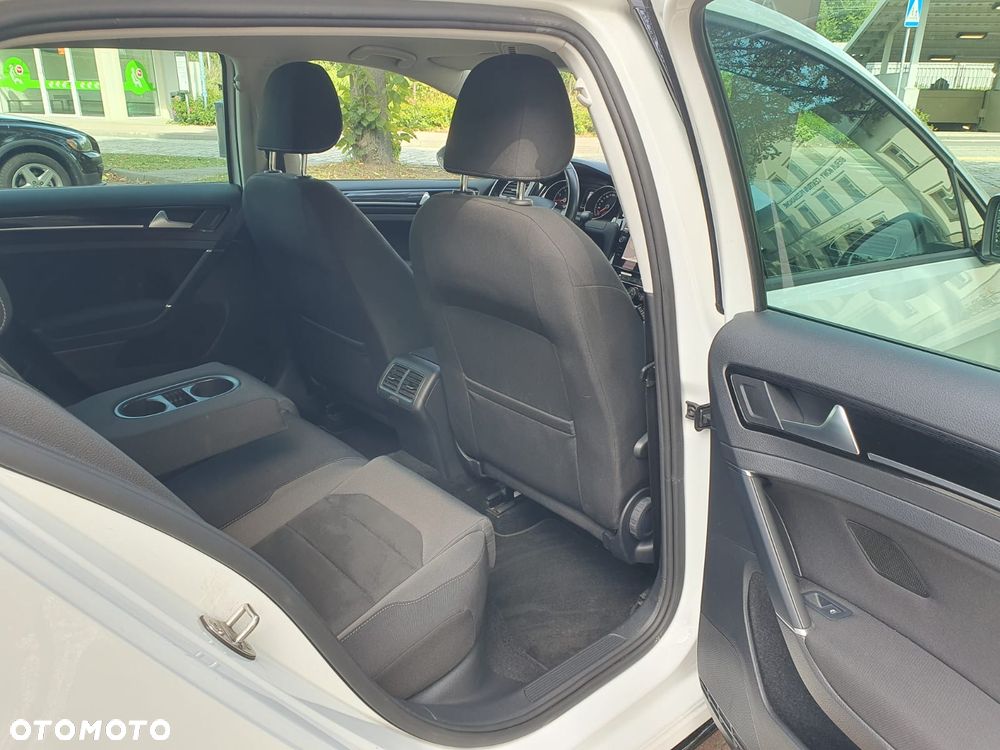 Volkswagen Golf 1.5 TSI OPF R-Line - 15