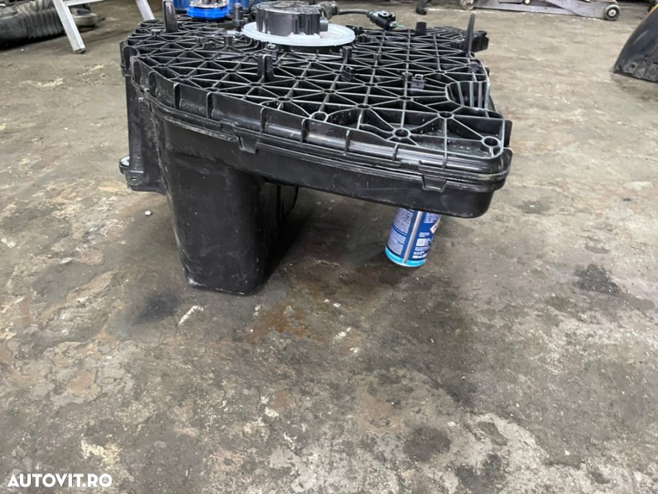 Rezervor Adblue AUDI A4 b9,A5,A8 an 2021 cu tot cu pompa cod 8W0131878BT - 6