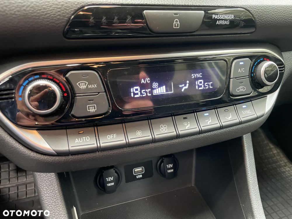 Hyundai i30 1.5 DPI Smart - 23