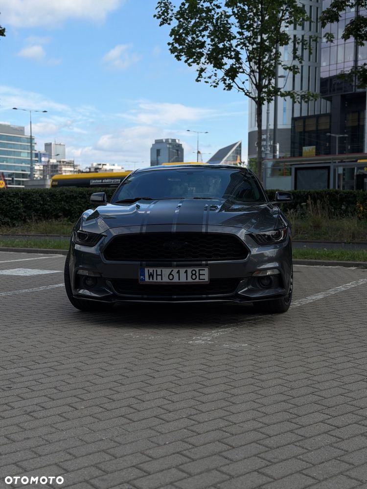 Ford Mustang - 1