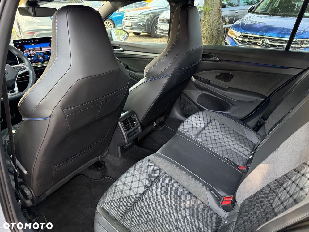 Volkswagen Golf 1.5 eTSI mHEV R-Line Plus DSG - 17