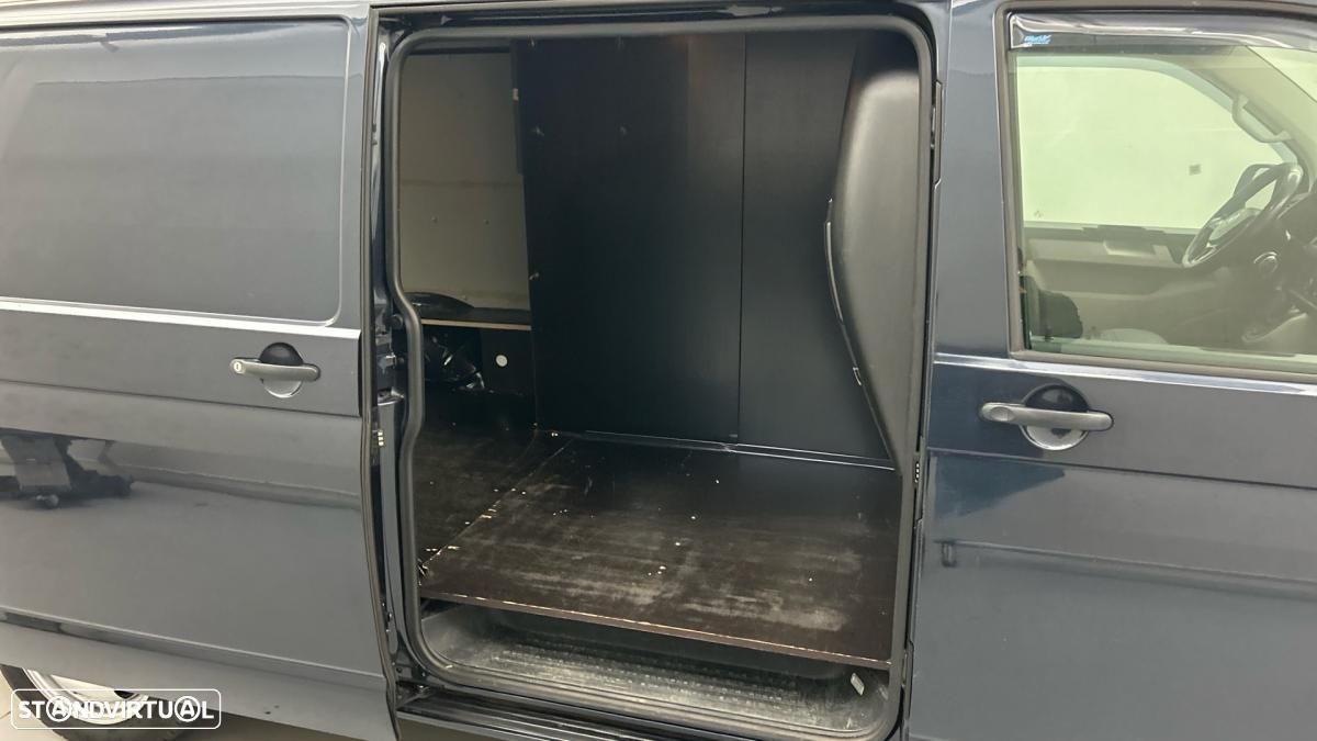 VW Transporter 2.0 TDI 204 DSG 3L C/IVA - 8