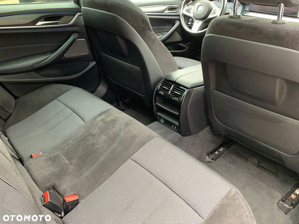 BMW Seria 5 530e M Sport sport - 21