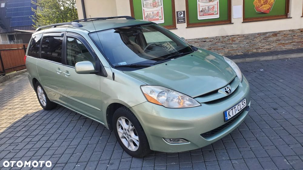 Toyota Sienna 3.3 LE AWD - 1