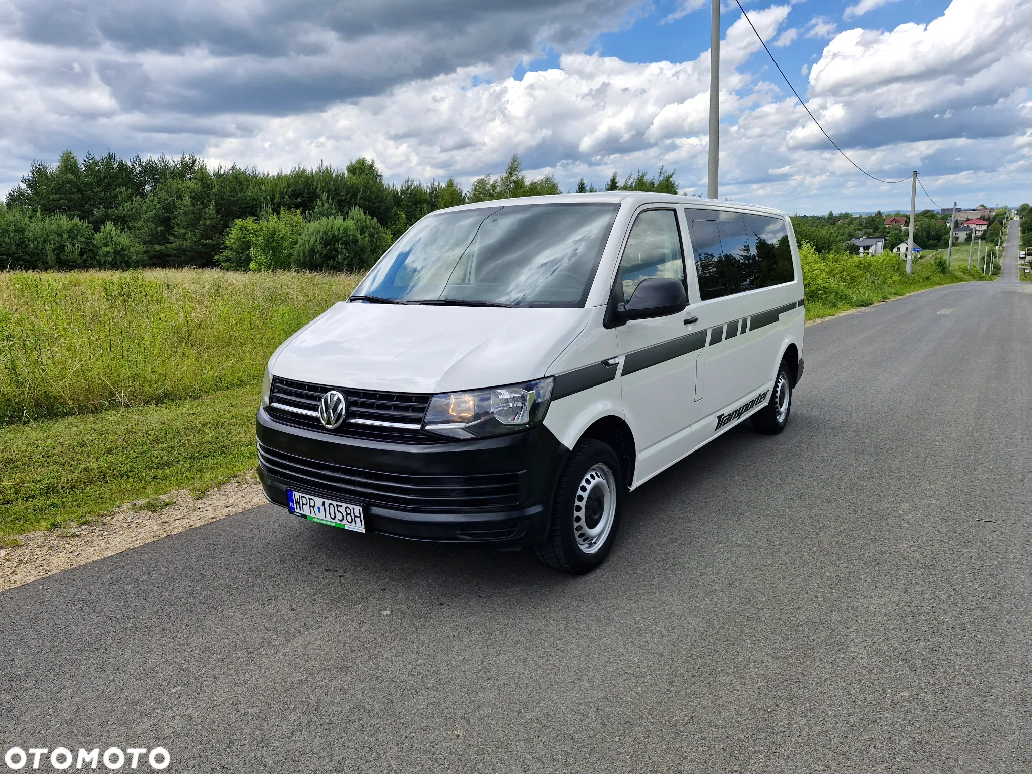 Volkswagen Transporter T6 TDI L2H1 - 2