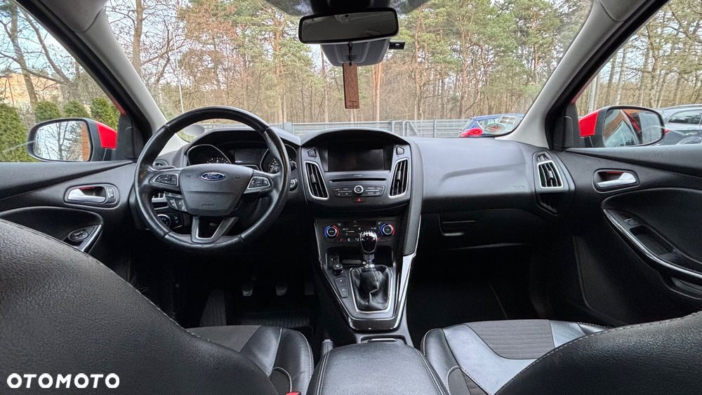 Ford Focus 1.5 TDCi DPF Start-Stopp-System ST-Line - 15