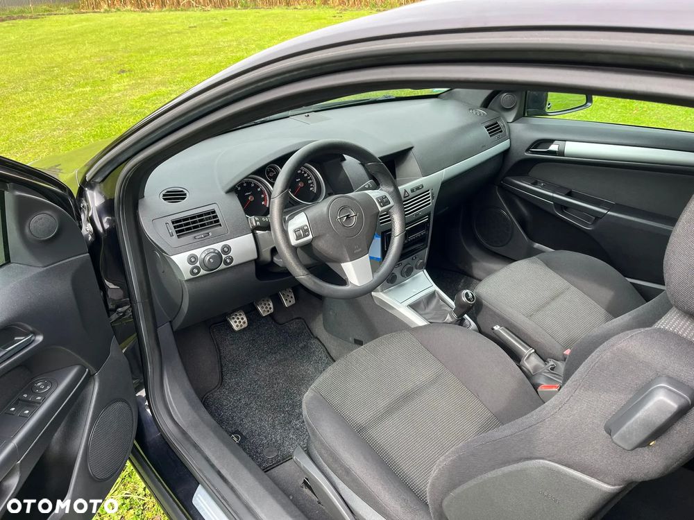 Opel Astra GTC 1.6 Sport - 20