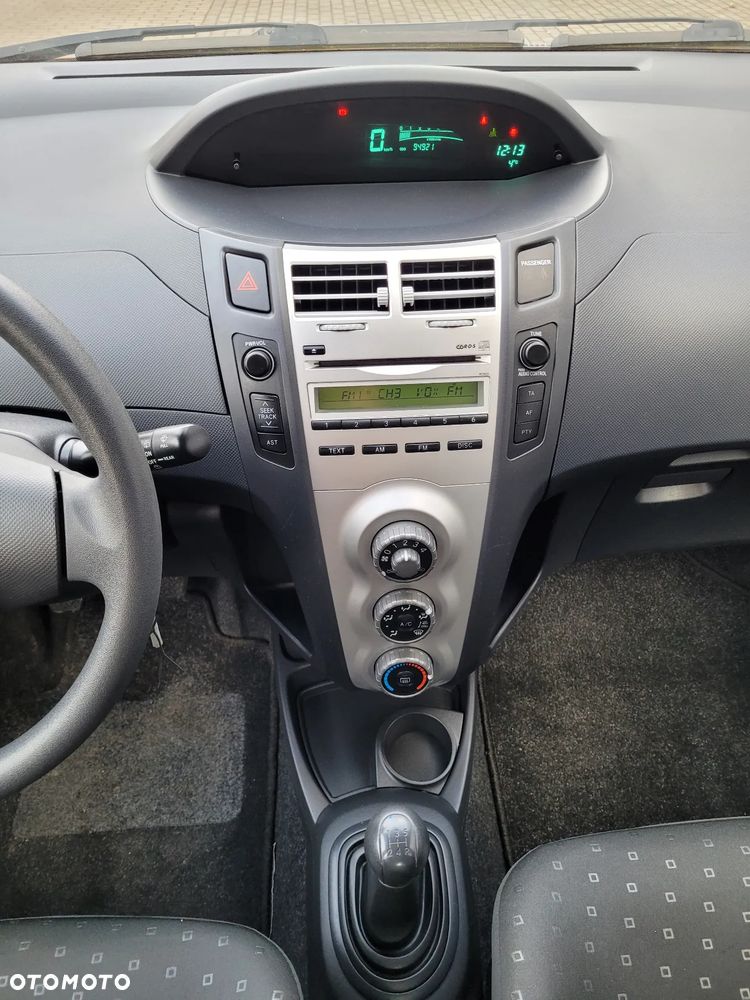 Toyota Yaris 1.3 VVT-i Luna - 11