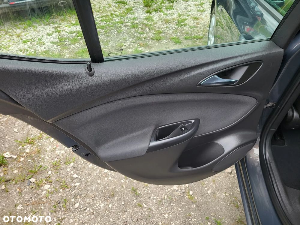 Opel Astra 1.4 Turbo Innovation - 22