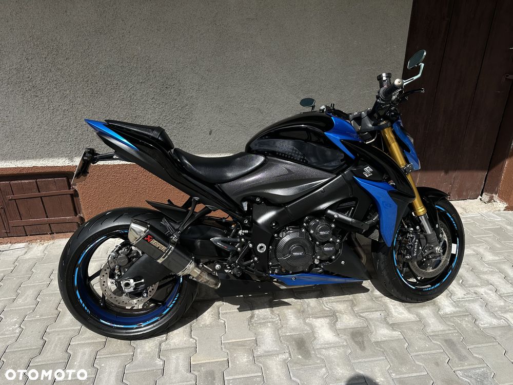 Suzuki GSX - 23