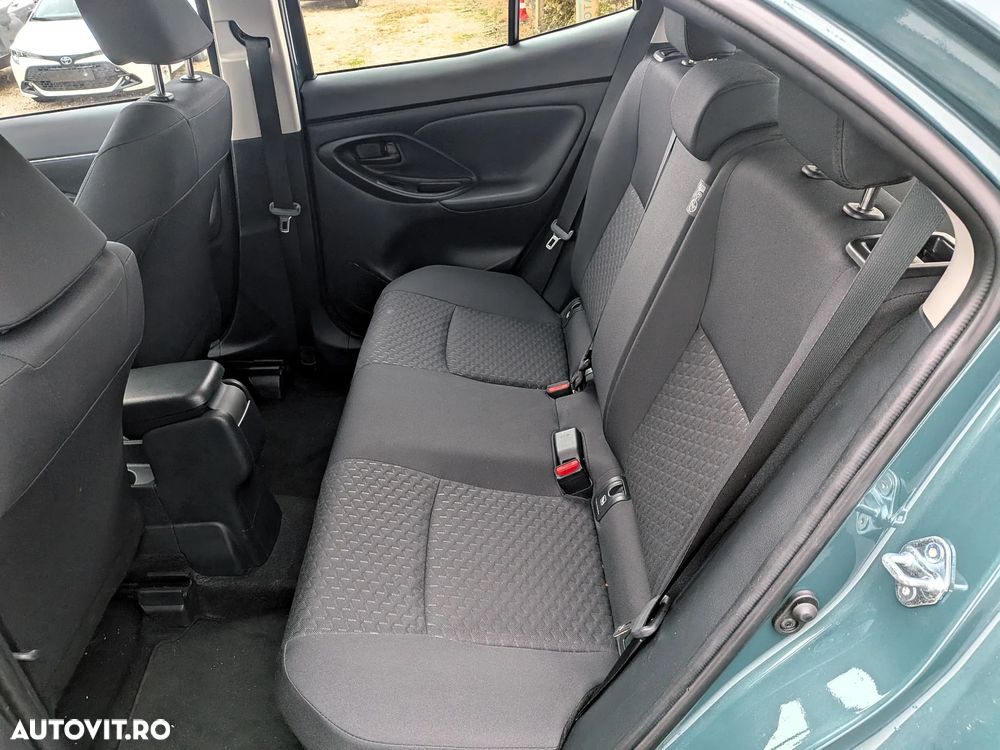 Toyota Yaris 1.5 VVT-i HSD Dynamic - 15