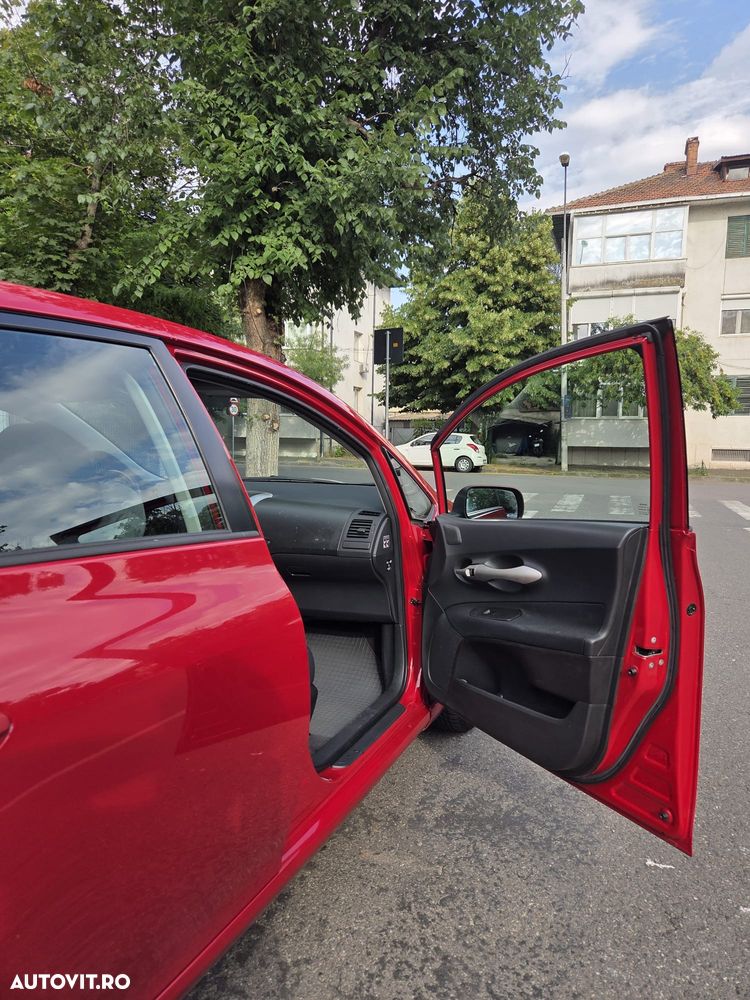 Toyota Auris 1.4 D-4D Luna - 6