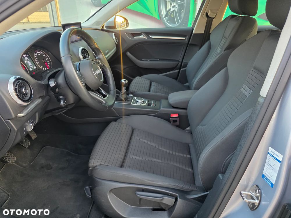 Audi A3 Limousine 1.6 TDI design - 13