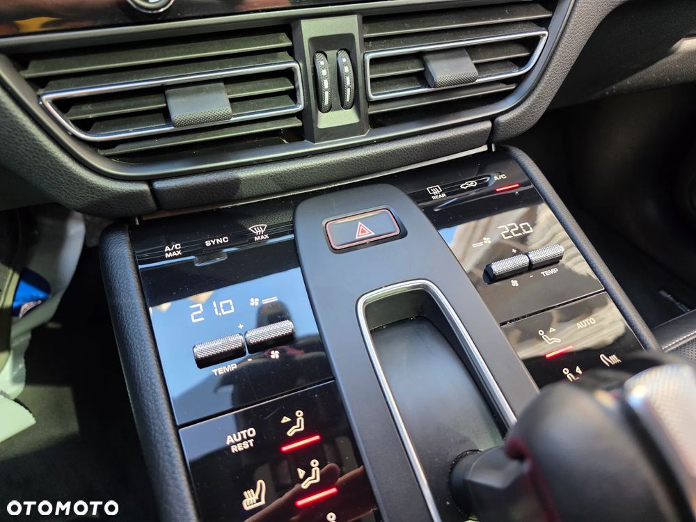 Porsche Macan GTS PDK - 16