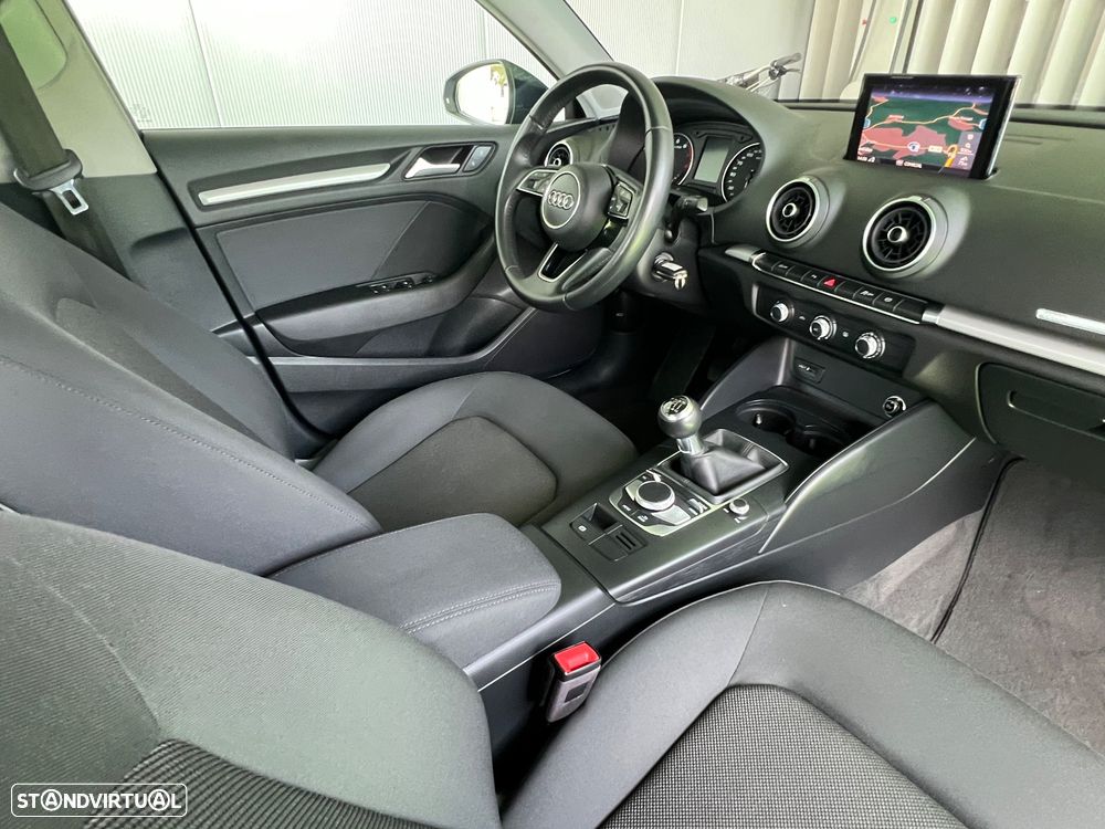 Audi A3 Sportback 30 TFSI Sport - 14