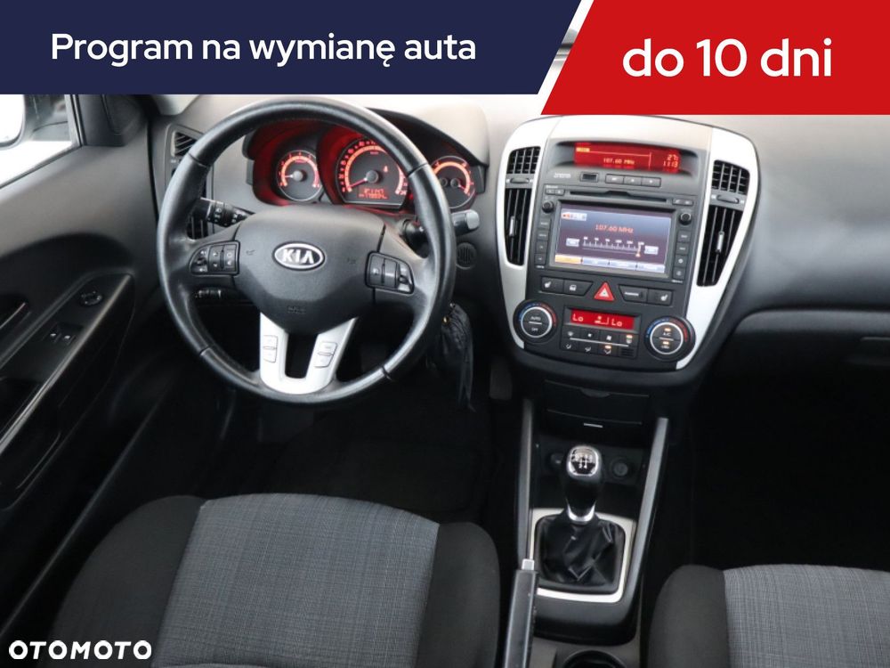 Kia Ceed - 9